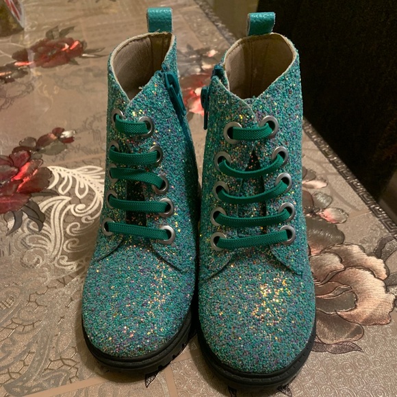 Combat boots never worn - Picture 3 of 3